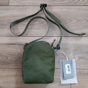 Urth Andesite 2L Camera Pouch NWT